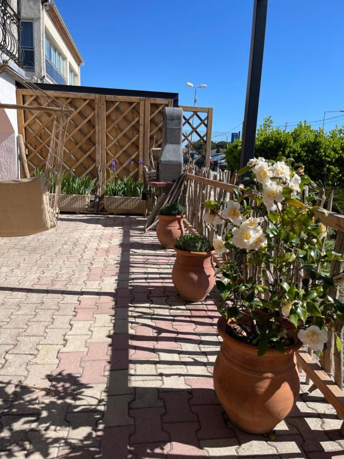 Les Flo Location Apartment Aigues-Mortes Luaran gambar